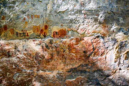 Pinturas rupestres na Lapa dos Desenhos - Parque Nacional Cavernas do Peruaçu - Mosaico Sertão Veredas-Perua
