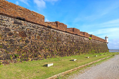 Muralha da Fortaleza de São José de Macapá - construção inaugurada em 1782