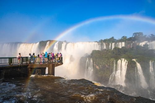 Vista de drone de arco-íris e Garganta do Diabo - Cataratas do Iguaçu - Parque Nacional do Iguaçu