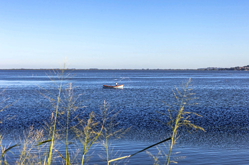 Pesca no Canal das Laranjeiras - composto pela Lagoa de Imaruí e Lagoa de Santo Antônio dos Anjos 