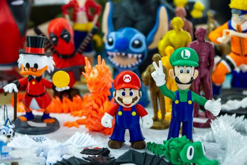 Bonecos de personagens famosos feitos com tecnologia de impressão 3D