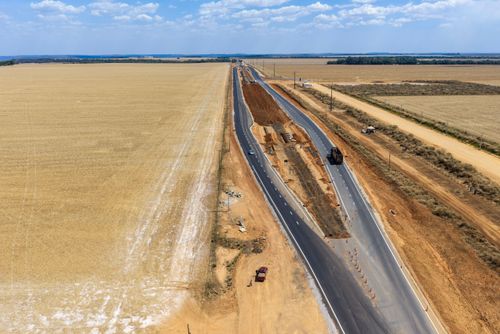 Vista de drone de obras da construção da Ferrovia Senador Vicente Emílio Vuolo
