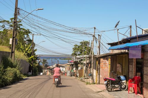 Rua do bairro Colônia Oliveira Machado