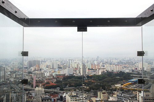 Deck Leste do Sampa Sky - vista do centro histórico da cidade em dia nublado com Terminal Parque Dom Pedro II