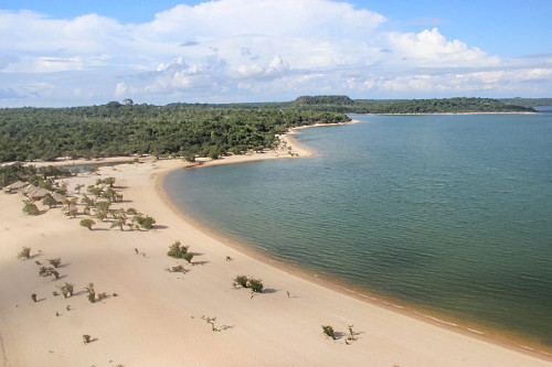 Vista de cima da praia da Ilha do Amor - só aparece nos períodos de seca do Rio Tapajós - Alter do Chão - 