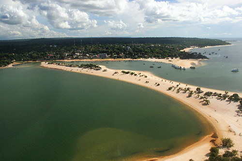 Vista de cima da praia fluvial da Ilha do Amor - só aparece nos períodos de seca do Rio Tapajós - Alter do 