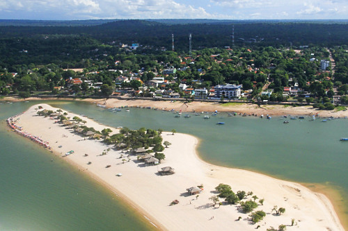 Vista da praia fluvial da Ilha do Amor - só aparece nos períodos de seca do Rio Tapajós  - Alter do Chão