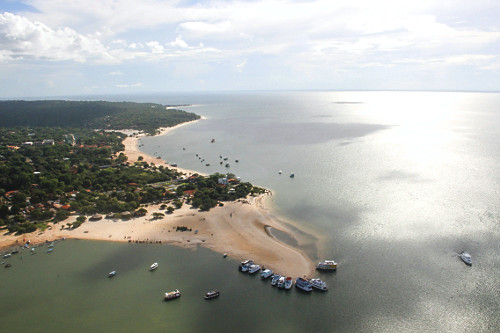 Vista de cima da Praia do Cajueiro - só aparece nos períodos de seca - Rio Tapajós - Alter do Chão - 