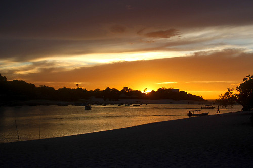 Paisagem do pôr do sol na praia fluvial da Ilha do Amor - Alter do Chão - Rio Tapajós -