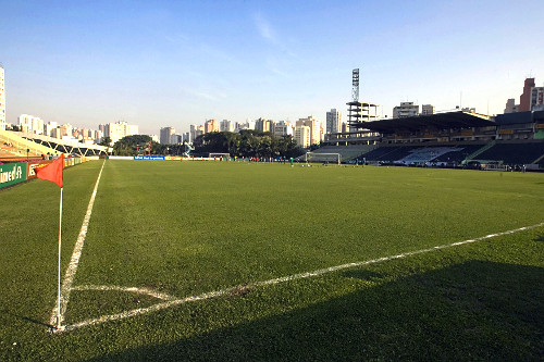 Encontro da linha lateral com a linha de fundo no Parque Antárctica - Estádio Palestra Itália  - zona oeste