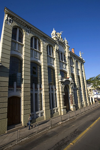 Antiga fabrica da Brahma atual Shopping Total na cidade de Porto Alegre - RS