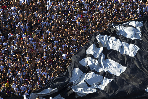 Torcida do Esporte Clube Corinthians durante a partida entre Palmeiras e Corinthians - realizada no Estadio Ed