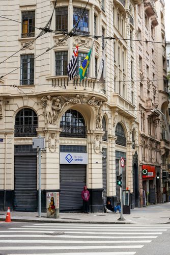 Palacete São Paulo construído por Nestor Caiuby no térreo funciona a livraria da UNESP