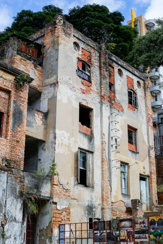 Centro Cultural da Vila Itororó - conjunto arquitetônico de 1922 em processo de restauração 