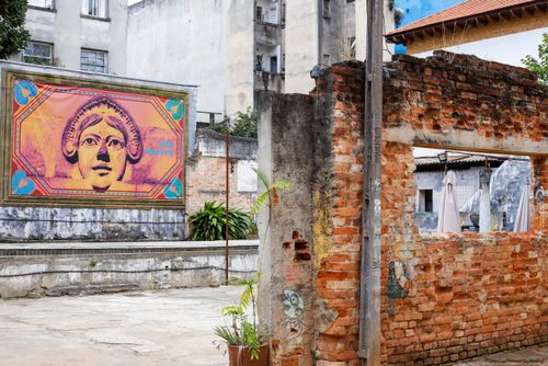 Painel no Centro Cultural da Vila Itororó - conjunto arquitetônico de 1922 em processo de restauração