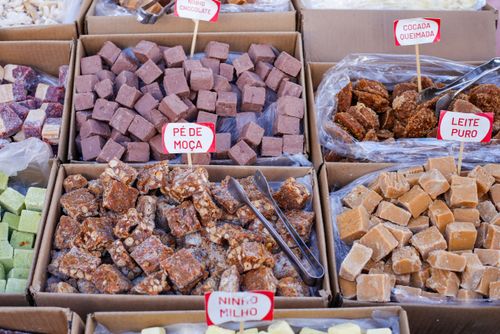 Venda de doces na Festa Junina no Memorial da América Latina