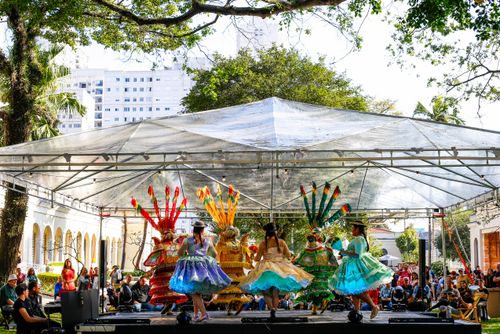 Apresentação do Grupo Folclórico Cultural Kantuta Bolívia no Festival de Inverno das Culturas Imigrantes n