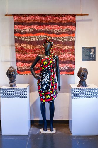 Museu da Cultura Afro-Brasileira - reprodução de roupa típica africana - Parque Municipal Fazenda Engenho D