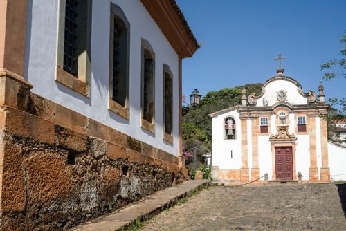  Igreja de Nossa Senhora do Rosário dos Pretos - à esquerda Museu de Sant'Ana - instalado na antiga cadeia p