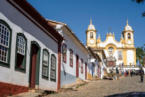 Casario colonial e Igreja Matriz de Santo Antônio - ao fundo - centro histórico