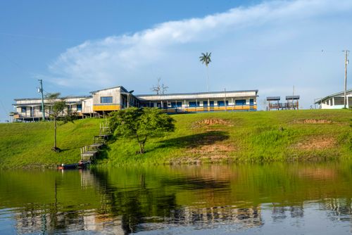 Escola Municipal Lori no Lago do Mira na área rural da cidade