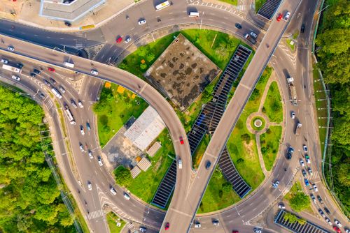 Vista de drone da rotatória da Avenida Efigênio Salles com André Araujo