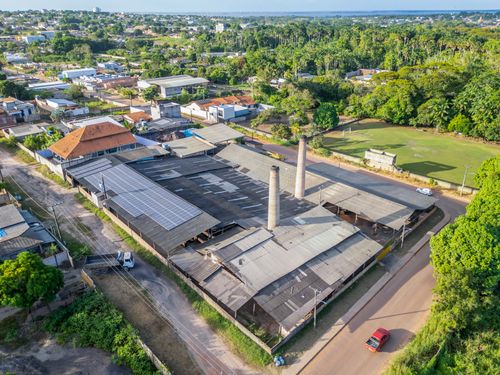 Vista de drone de olaria produtora de tijolos cerâmicos - bairro Santo André