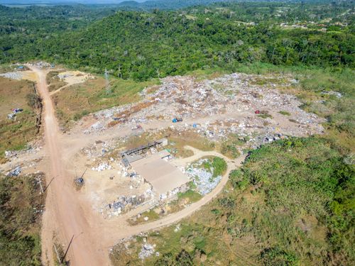 Lixão do Perema - descarte do lixo doméstico da cidade , resídos sólidos e lixo hospitalar - contaminaçã