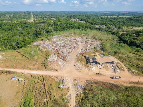 Lixão do Perema - descarte do lixo doméstico da cidade , resídos sólidos e lixo hospitalar - contaminaçã