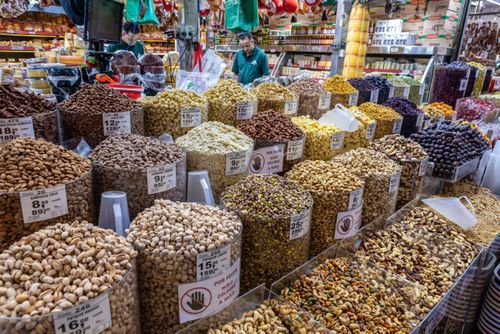 Venda de castanhas - pistache e amêndoas no Mercado Municipal Paulistano Mercadão