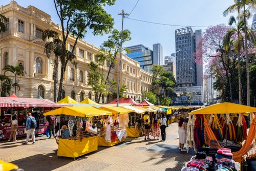 Feira de artesanato na Praça da República - centro histórico