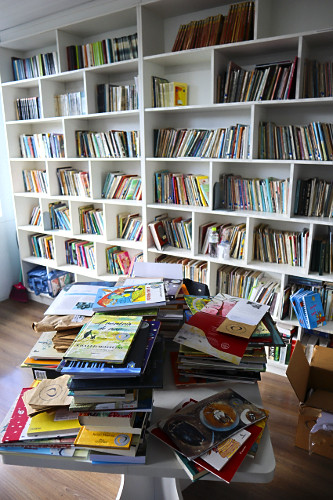 Biblioteca na EMEF Escola Municipal de Ensino Fundamental Professor Noely Clemente de Rossi - projeto do Insti