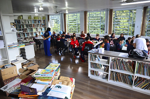 Alunos da EMEF Escola Municipal de Ensino Fundamental Professor Noely Clemente de Rossi durante oficina do pro