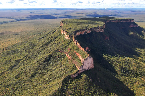 Vista de drone da Serra da Catedral - RPPN Reserva Particular de Patrimônio Natural Catedral do Jalapão