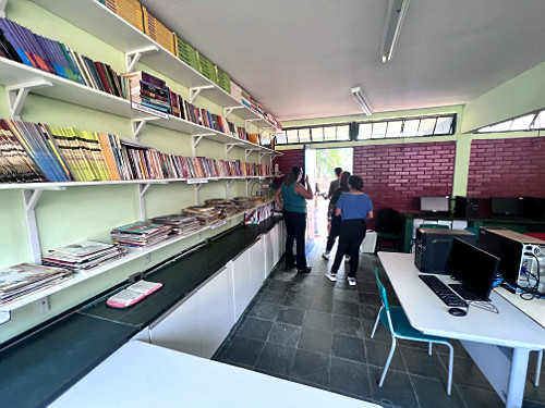 Sala de aula de informática da Escola Municipal João Gontijo Ferreira