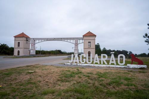 Portal na entrada da cidade na BR-116 - Costa Doce