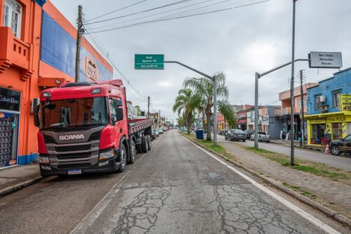 Sinalização aérea informa início da rodovia BR-116 - fronteira com município Rio Branco no Uruguai