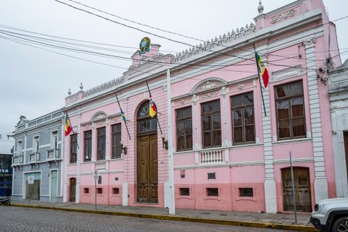 Prefeitura Municipal no centro histórico - fronteira com Rio Branco no Uruguai