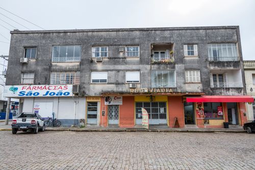  Edifício Oliosi - antiga estação rodoviária central da cidade - fronteira com Rio Branco no Uruguai