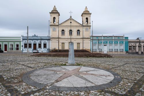 Igreja Matriz do Divino Espírito Santo e casario da praça doutor Alcides Marques - centro histórico