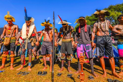 Indígenas no acampamento Terra Livre - ato pela demarcação e contra mineração em terras indígenas