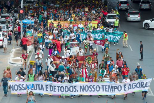 Ato durante o 21º ATL Acampamento Terra Livre - mobilização indígena anual - Esplanada dos Ministérios