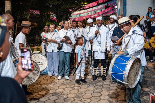 Reinado de Nossa Senhora do Rosário - Festa de N. Sra. Aparecida , São Benedito e Santa Efigênia - missa Co