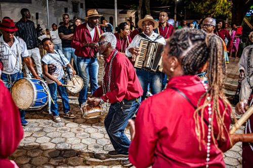 Festa do Reinado de Nossa Senhora do Rosário - grupo Catopé N . Sra. do Rosário - festa da elevação das b