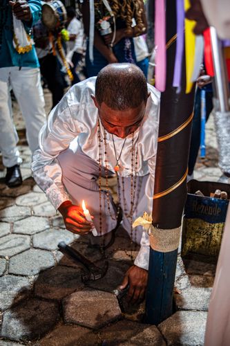 Reinado de Nossa Senhora do Rosário - elevação das bandeiras de Nossa Senhora do Rosário , N. Sra. das Mer