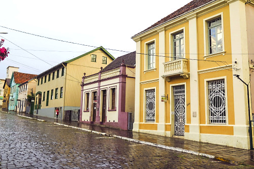 Casas com arquitetura típica italiana  - 