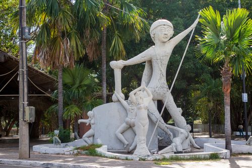 Monumento ao Cabeça de Cuia na entrada do Parque Ambiental Encontro dos Rios