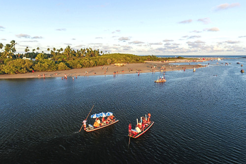 Vista de drone de passeio de jangada no Rio Maracaípe , Pontal de Maracaípe - Porto de Galinhas - 
