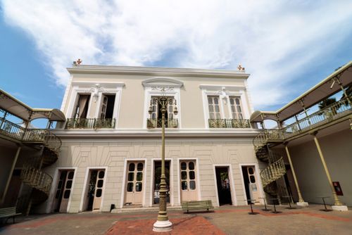 Parte interna do Theatro José de Alencar no estilo neoclássico
