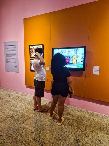 Visitantes do Museu de Arte Contemporânea do Ceará